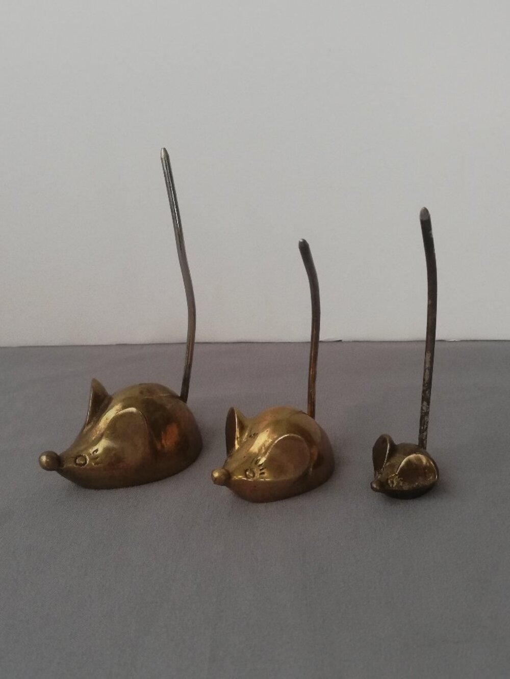 Vintage Mid-Century Solid Brass Mouse Family Set (3) – Ring / Note Holders